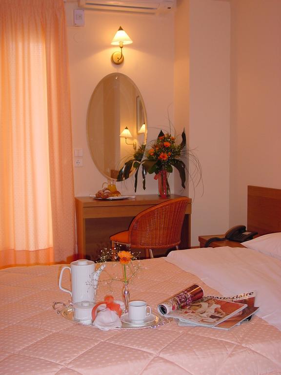 Hotel Naias ปาราเลียกาเตอรีนิส ภายนอก รูปภาพ